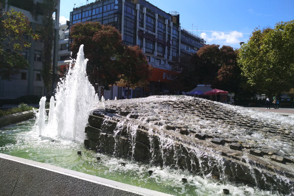 The fountain at the central square of Larissa.