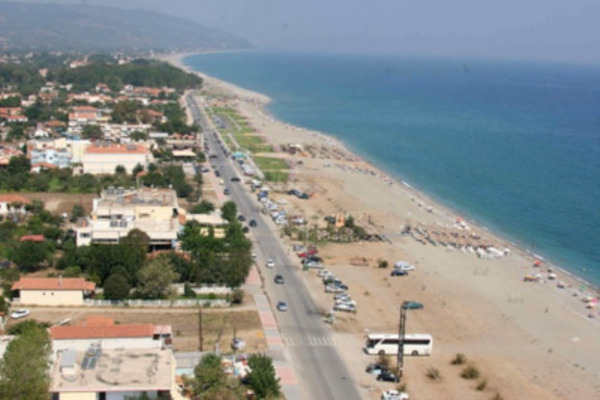 An aerial photo showing the long beach of Velika in the area of Agia (Melivoia).