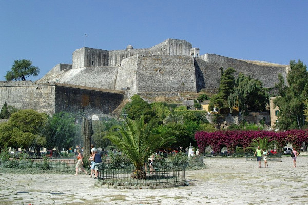 An image showing the walls of the New Venetian Fortress in the old town of Corfu.