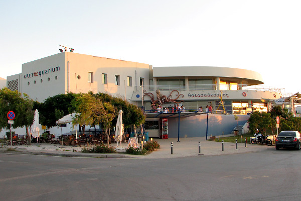 An overview of the whole building and the main entrance of CRETAquarium Thalassókosmos.