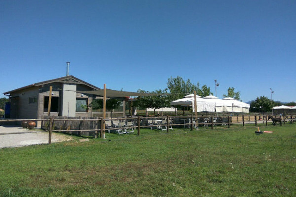 A picture showing a part of the facilities of the Filonikos Farm outside the city of Karditsa.