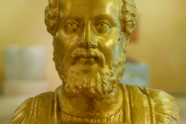 The golden bust of the Roman emperor Septimius Severus is one of the exhibits of the Archaeological Museum of Komotini.