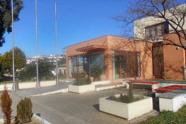 The main entrance and the front yard of the Fisheries Museum in Nea Moudania.